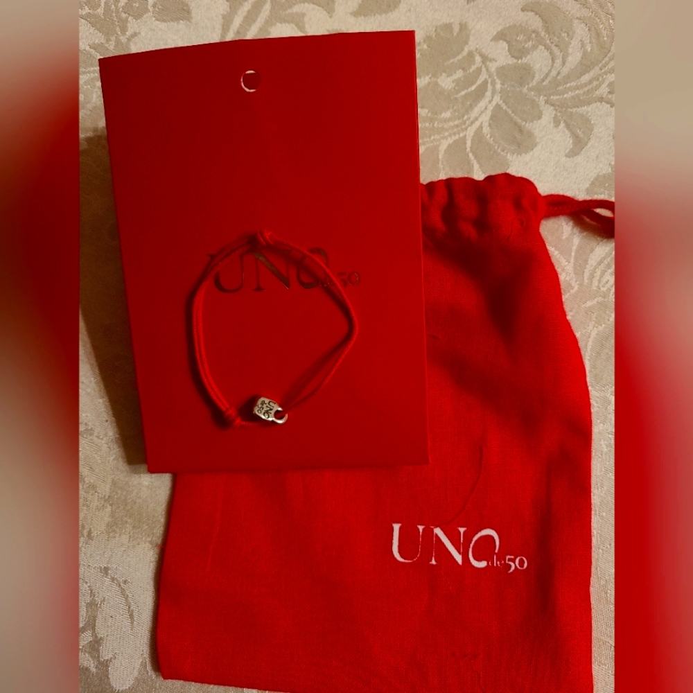 - Uno de 50 Bag set with small bracelet as closure